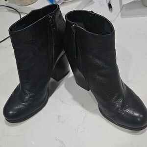Kenneth Cole Reaction Black Leather Ankle Boots